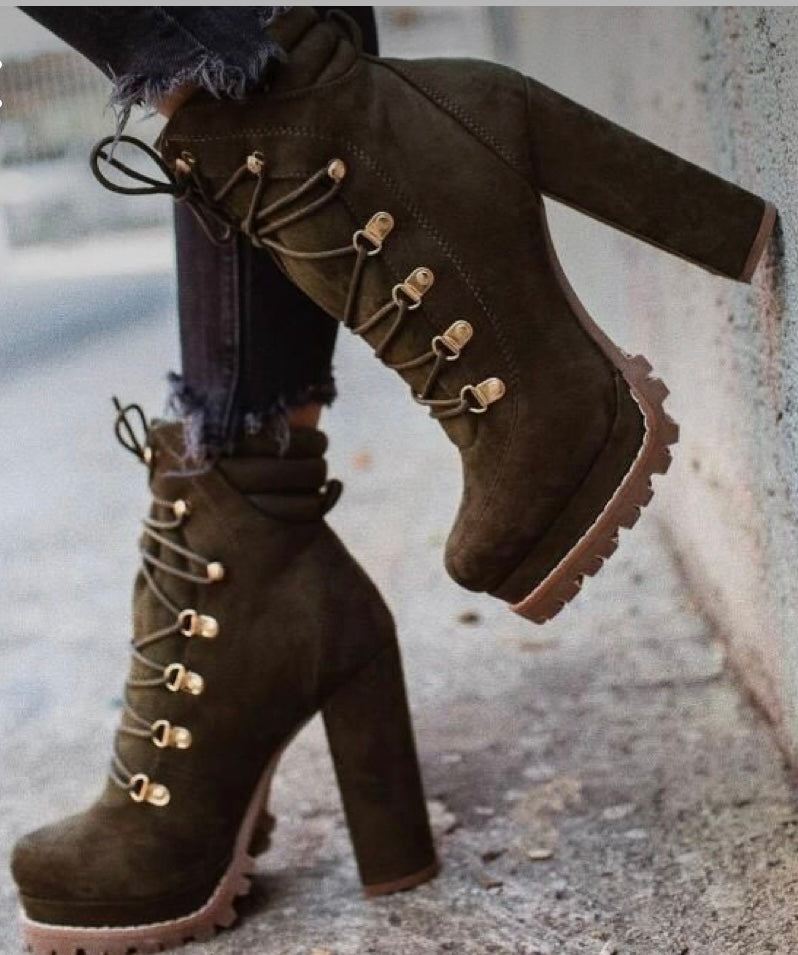 Stomp the Yard” – Classy Chics Shoe Boutique